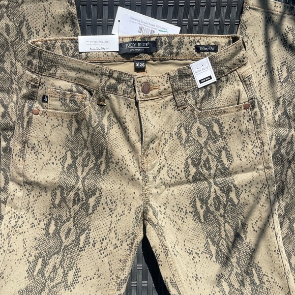 Judy Blue snake skin print skinny jeans NWT - Picture 4 of 5